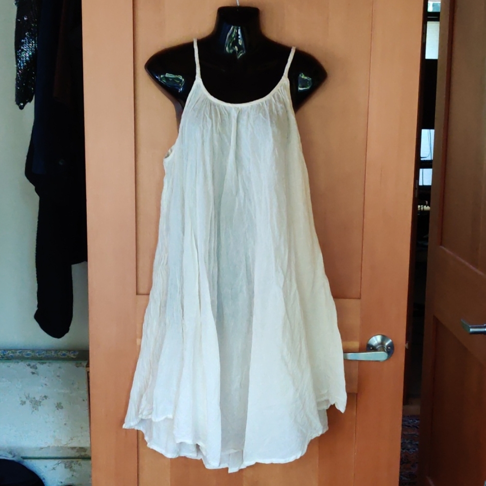 5/$25💖Cream flowy dress!